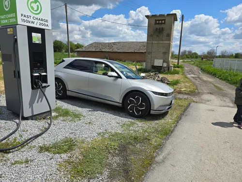 Gigacharger Charging Station