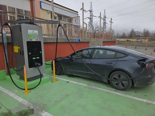 GigaCharger Charging Station