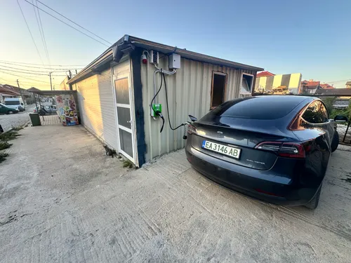 Gigacharger Charging Station
