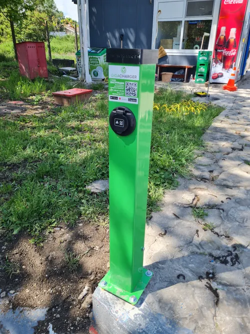 Gigacharger Charging Station