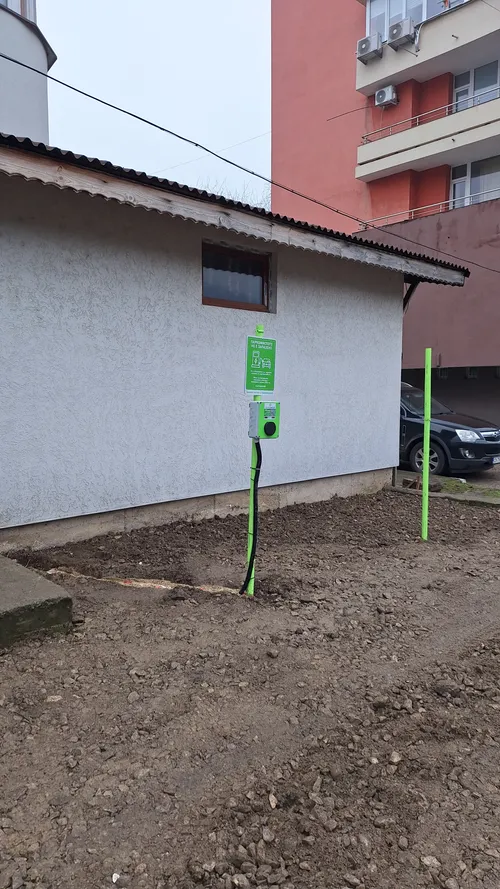 Gigacharger Charging Station